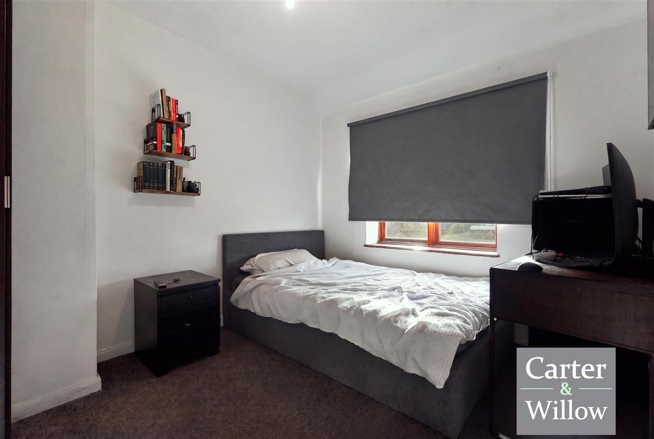 Wood Lane, Dagenham, Essex Image 16