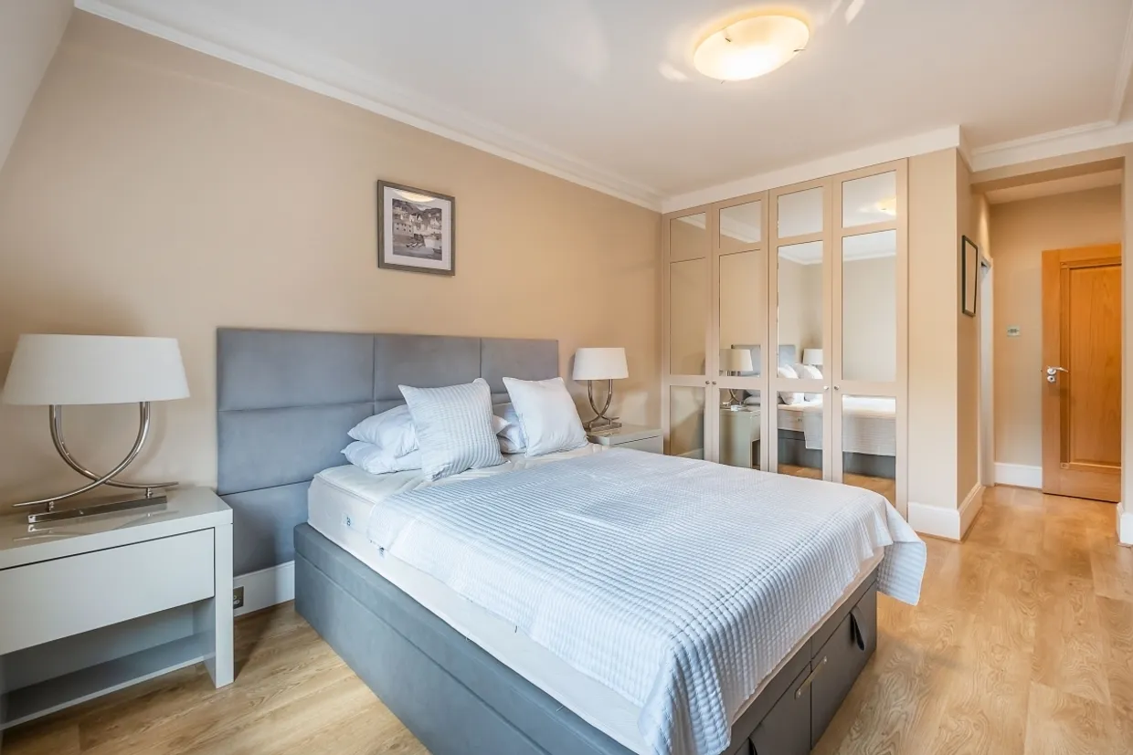 Iverna Court London W8 photo 6