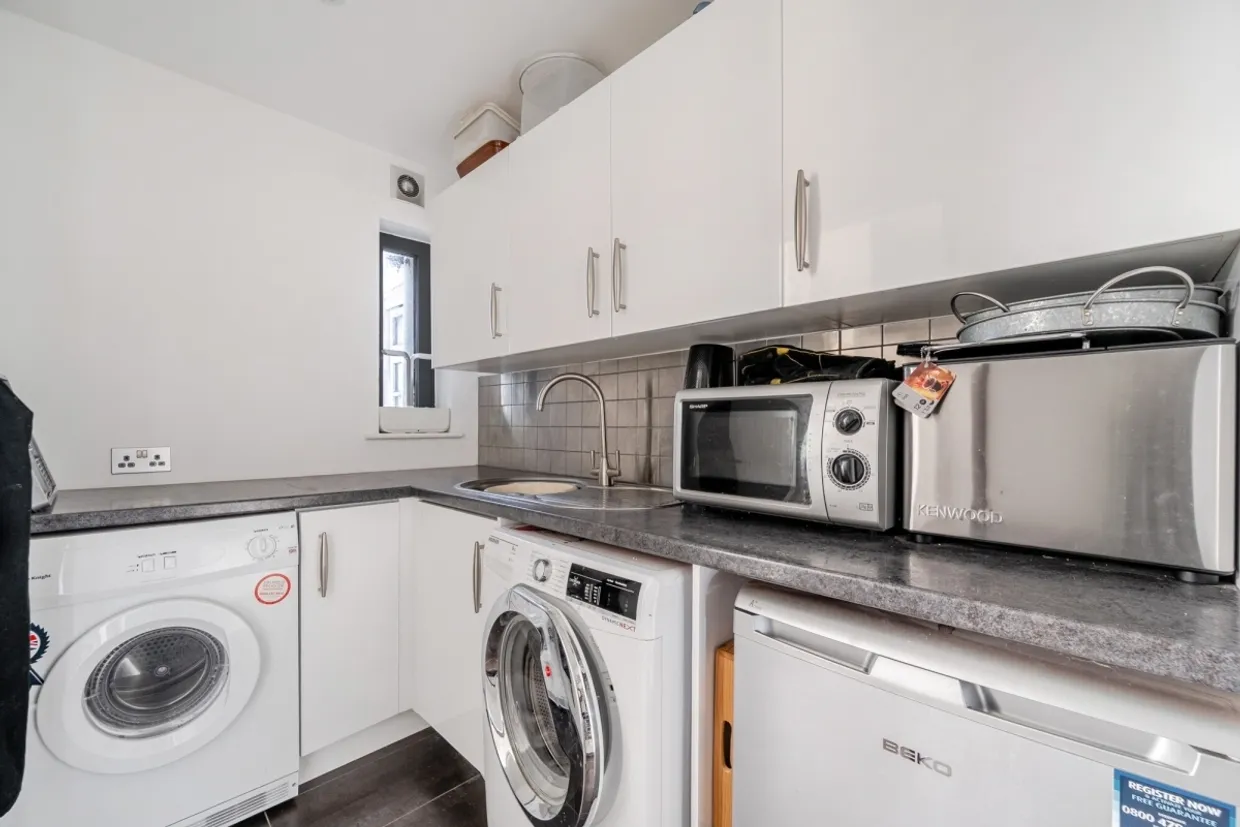 College Hill Terrace Haslemere GU27 photo 6