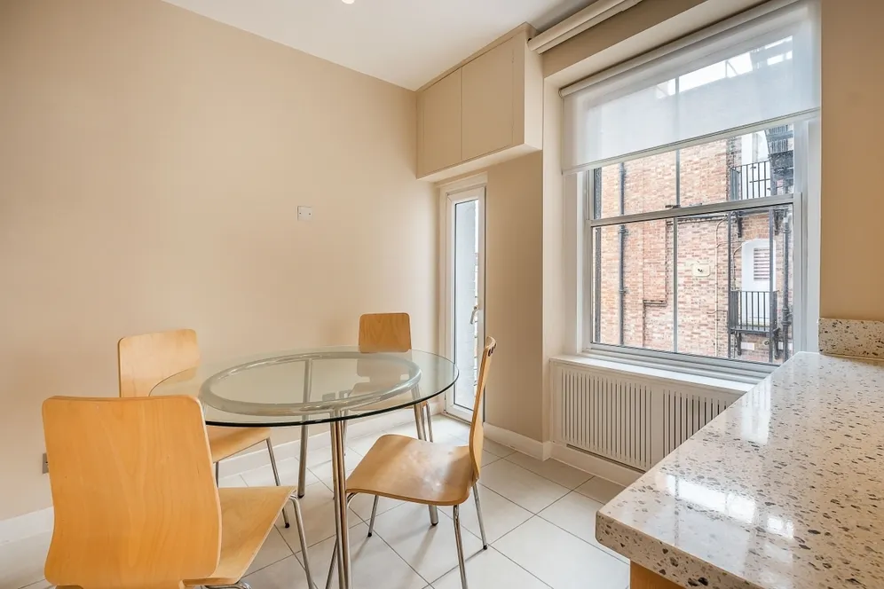 Iverna Court London W8 photo 11