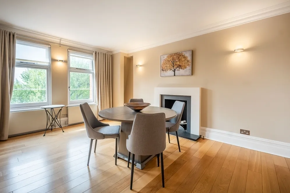 Iverna Court London W8 photo 12
