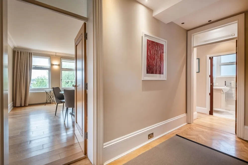 Iverna Court London W8 photo 15