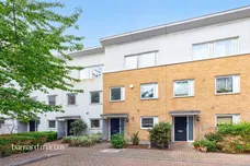 Holmes Close, London