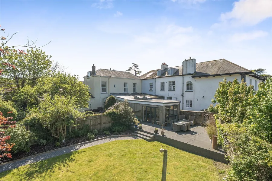 Property Image 4