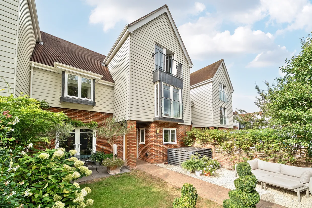 Draymans Lane, Marlow, SL7 photo 1
