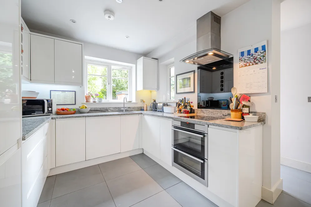Draymans Lane, Marlow, SL7 photo 4