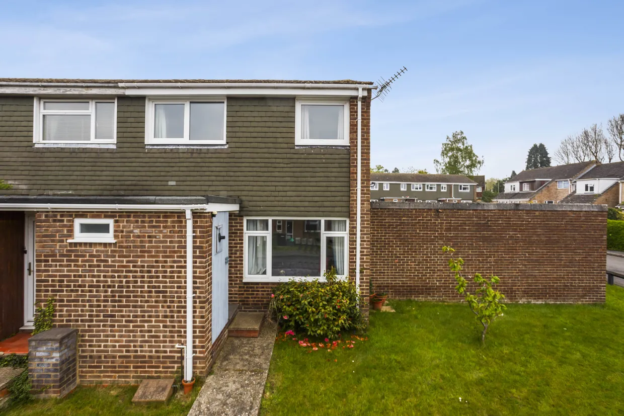 Sagecroft Road, Thatcham, RG18 photo 2