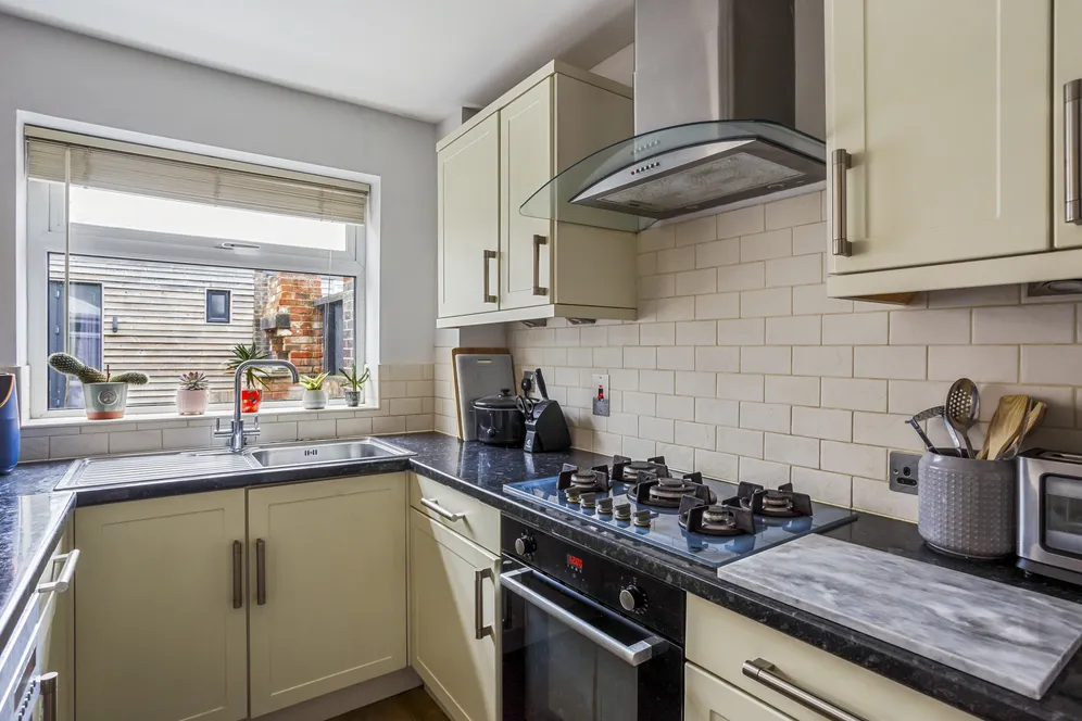 Sagecroft Road, Thatcham, RG18 photo 4