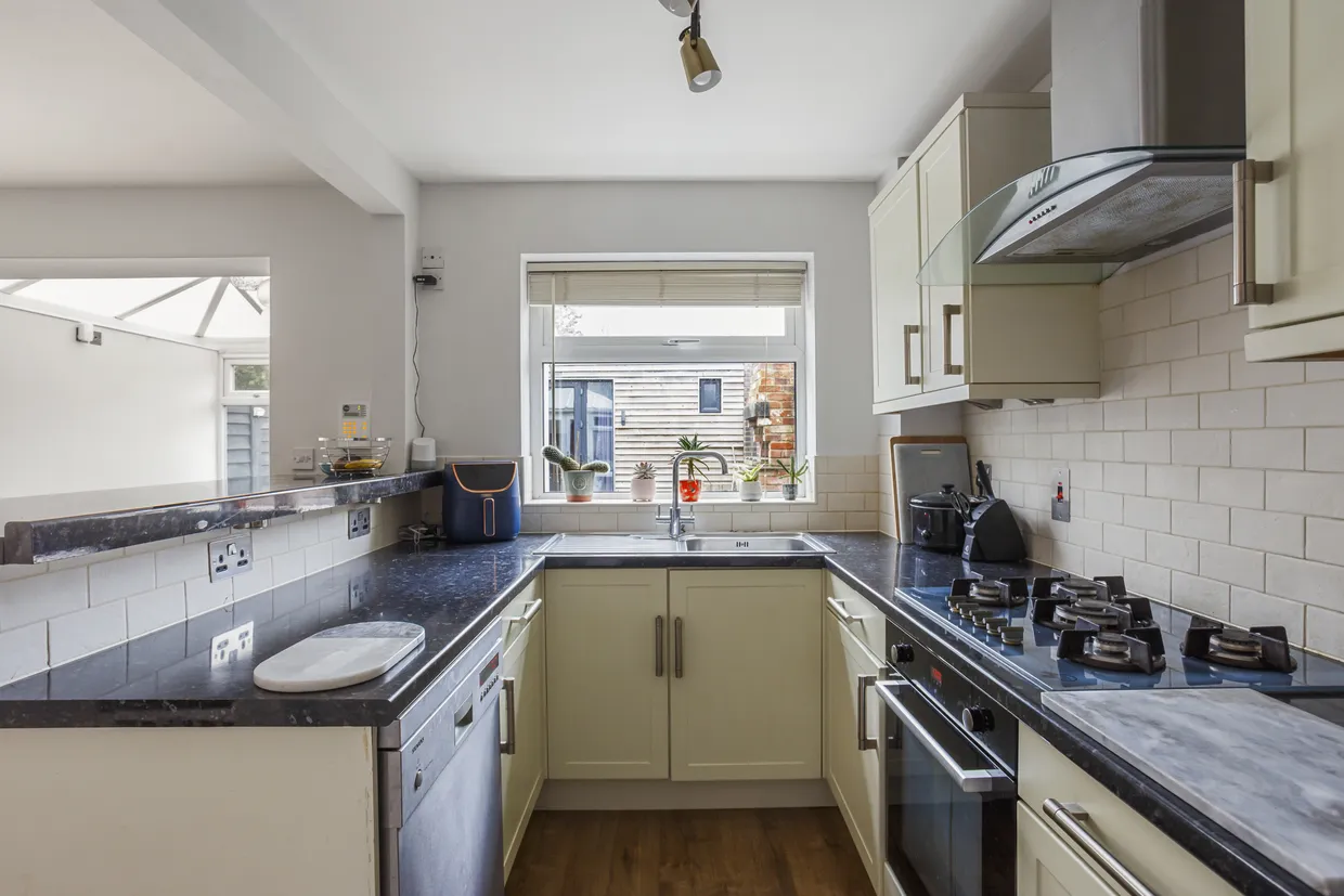 Sagecroft Road, Thatcham, RG18 photo 6