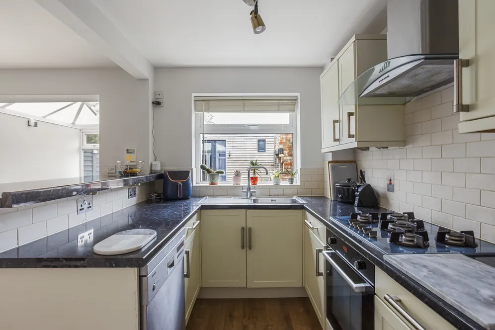 Sagecroft Road, Thatcham, RG18 photo 6