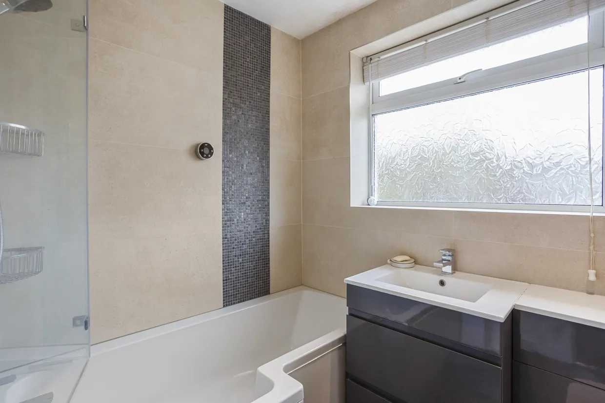 Sagecroft Road, Thatcham, RG18 photo 8