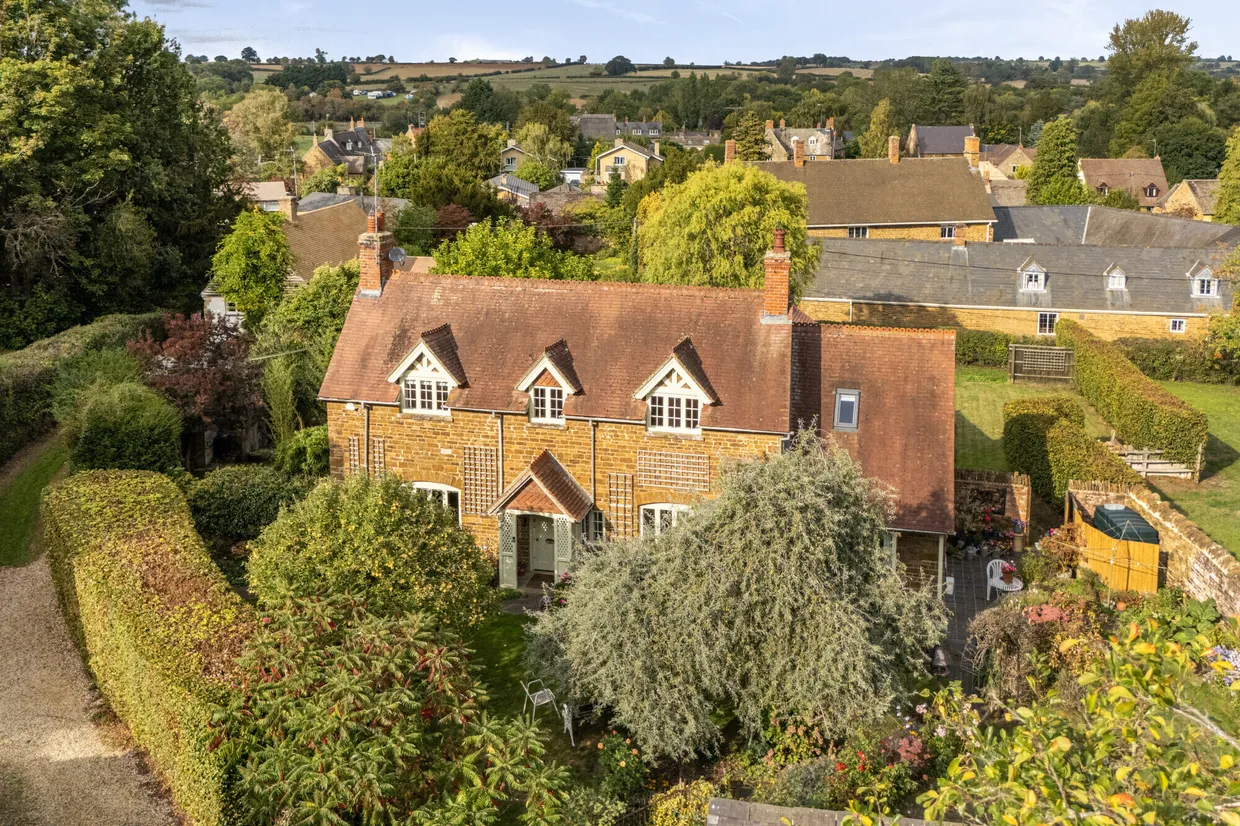 Banbury Road, Chacombe, OX17 photo 1
