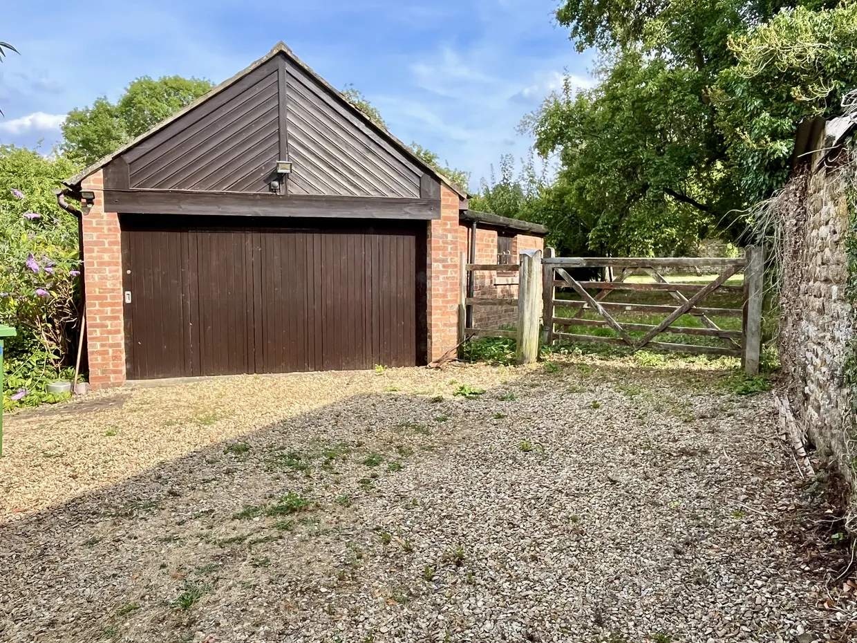 Banbury Road, Chacombe, OX17 photo 11