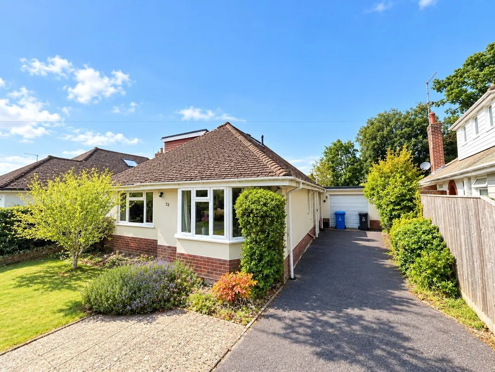 Property carousel item 7