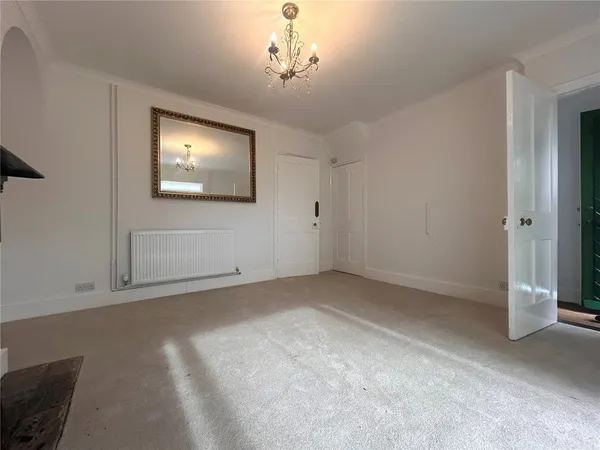South Park Lane, Bletchingley, RH1 photo 3