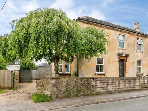 Pickwick Road, Corshamphoto