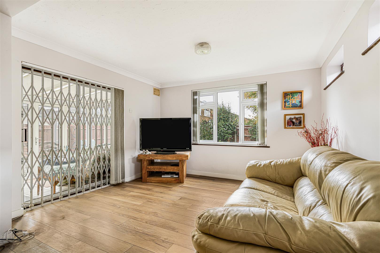 Royston Way, Burnham Image 3