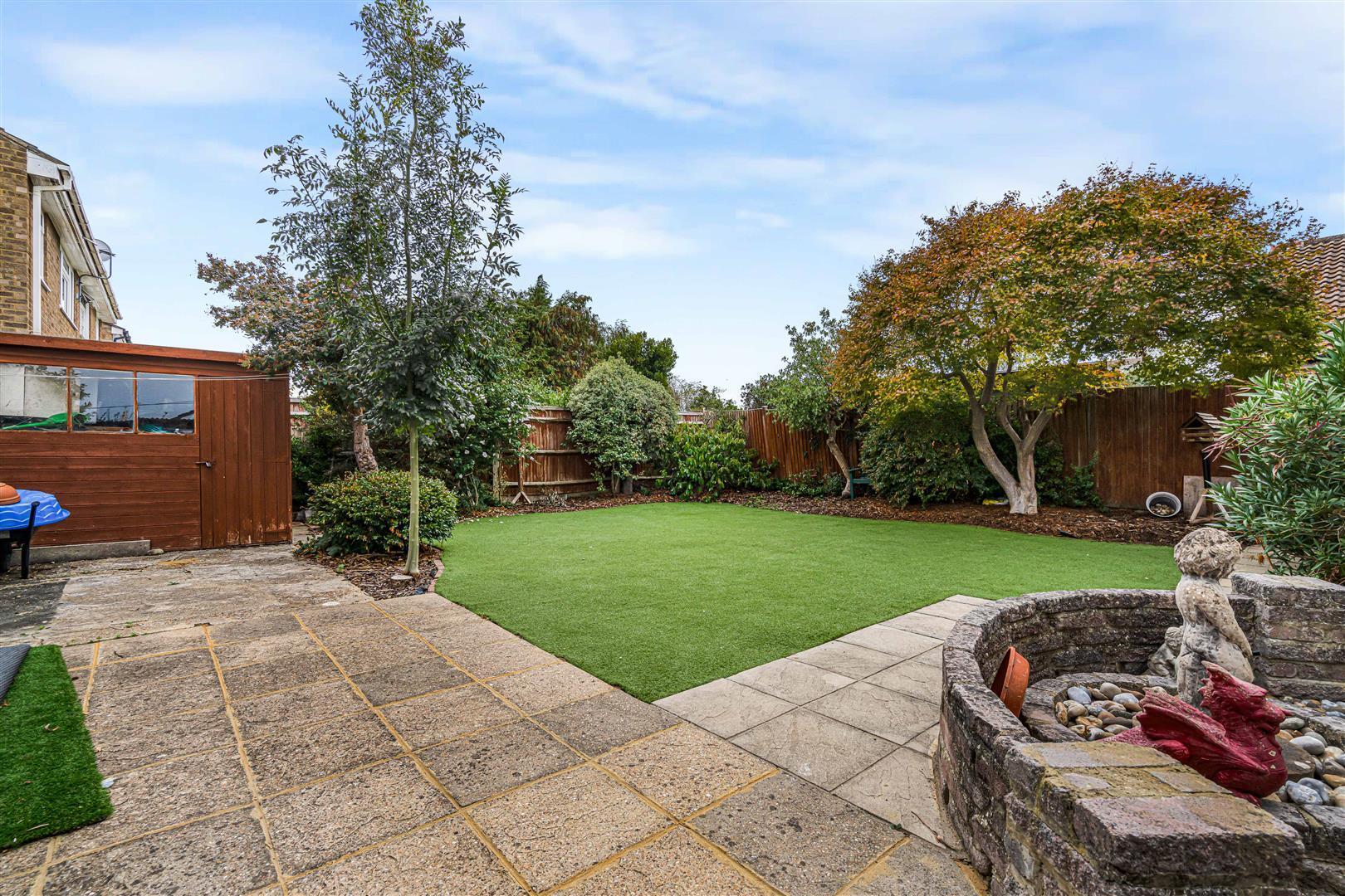 Royston Way, Burnham Image 9