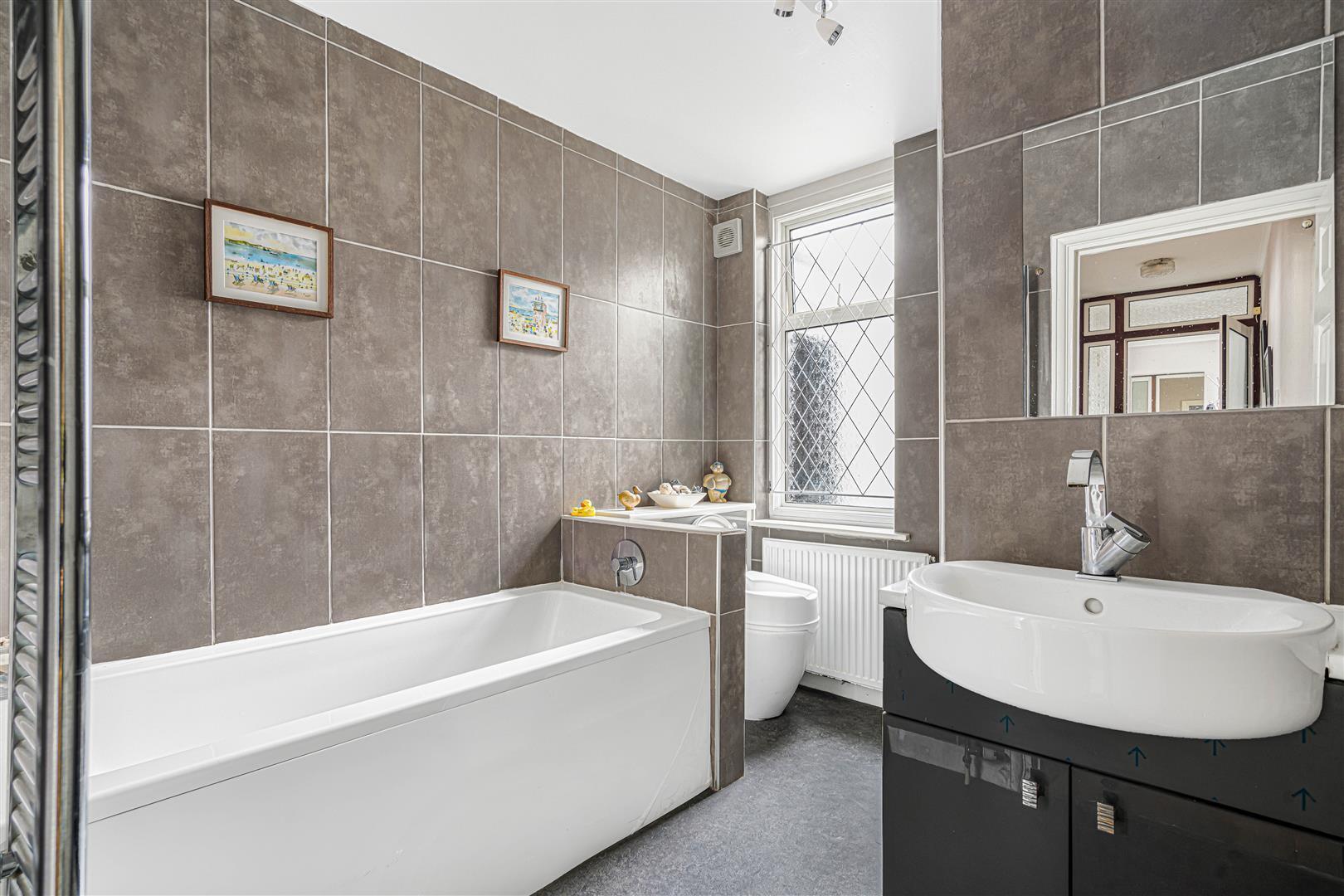Royston Way, Burnham Image 12
