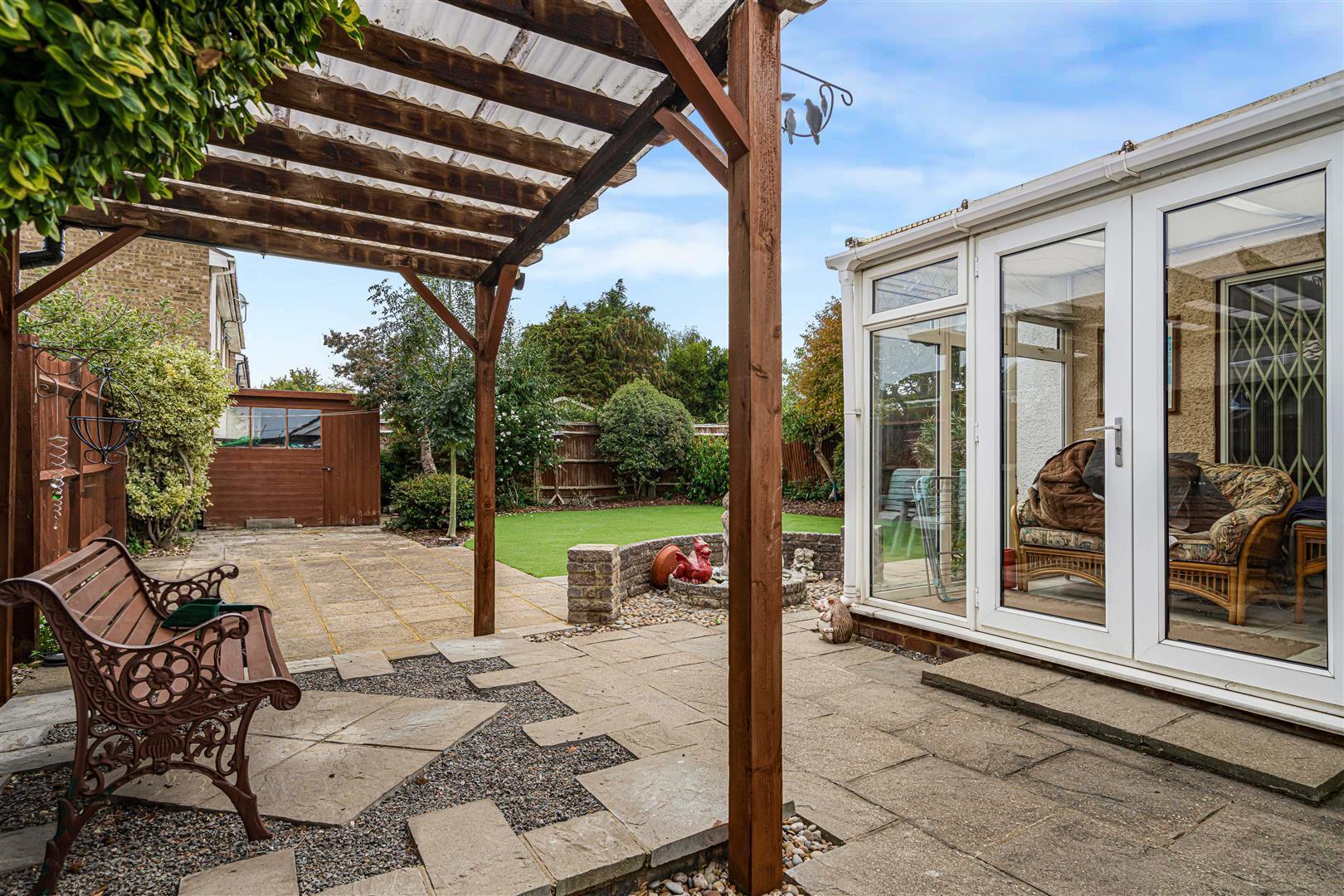 Royston Way, Burnham Image 14