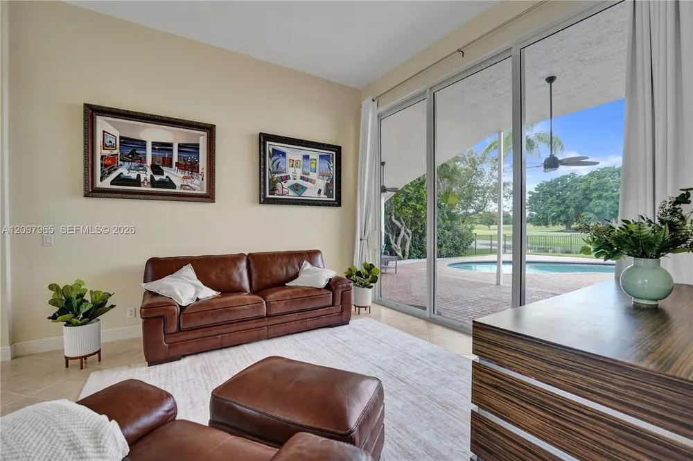 2649 Miller Ct, Weston, FL 33332