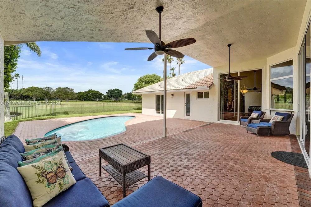 2649 Miller Ct, Weston, FL 33332