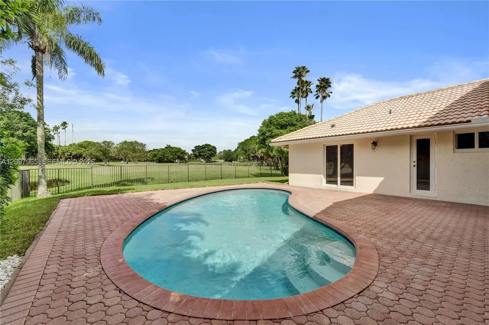 2649 Miller Ct, Weston, FL 33332