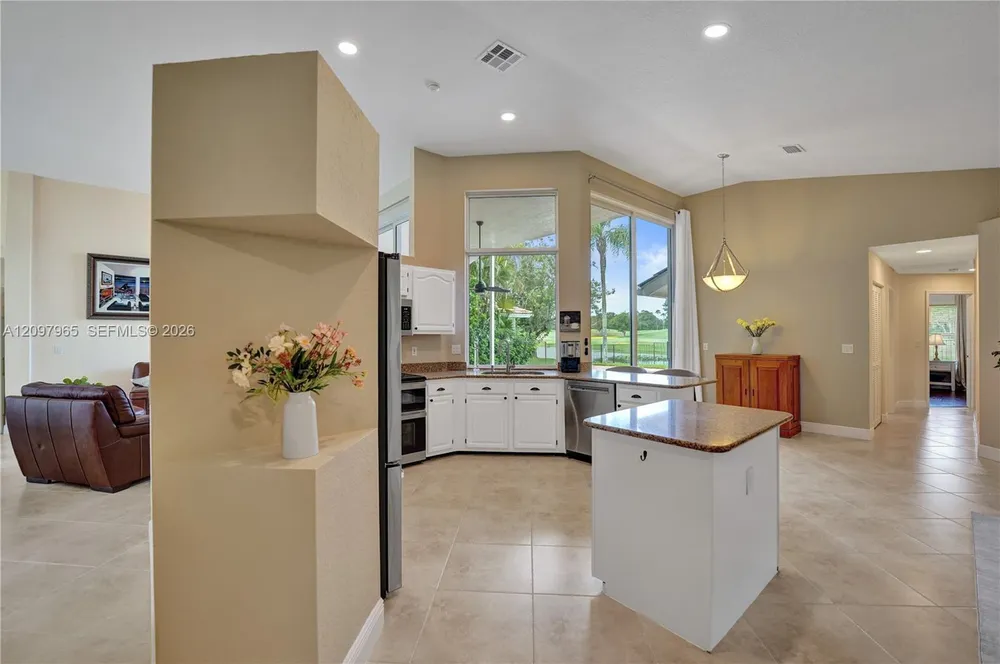 2649 Miller Ct, Weston, FL 33332