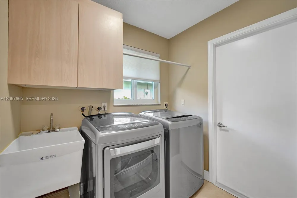 2649 Miller Ct, Weston, FL 33332