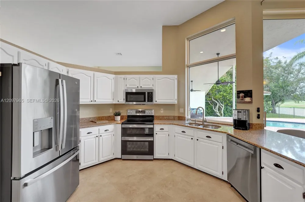 2649 Miller Ct, Weston, FL 33332