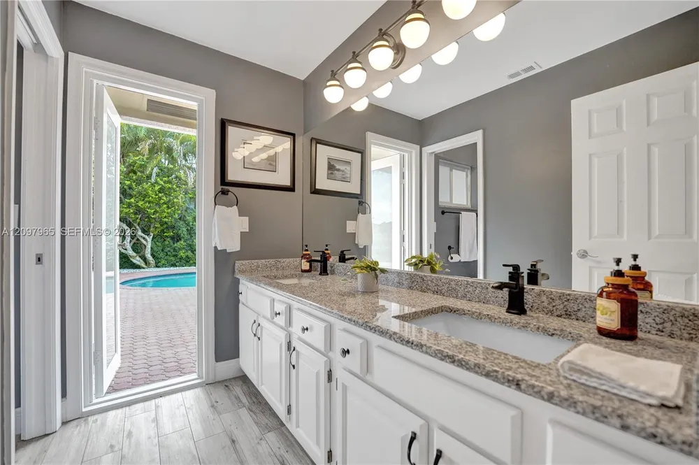 2649 Miller Ct, Weston, FL 33332