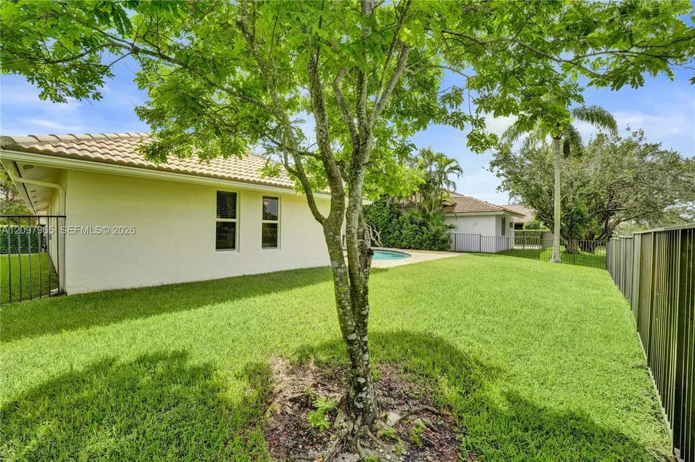 2649 Miller Ct, Weston, FL 33332