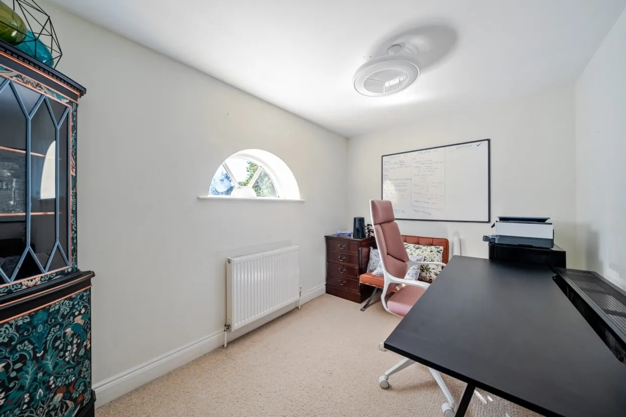 Danesbury Park Welwyn AL6 photo 7