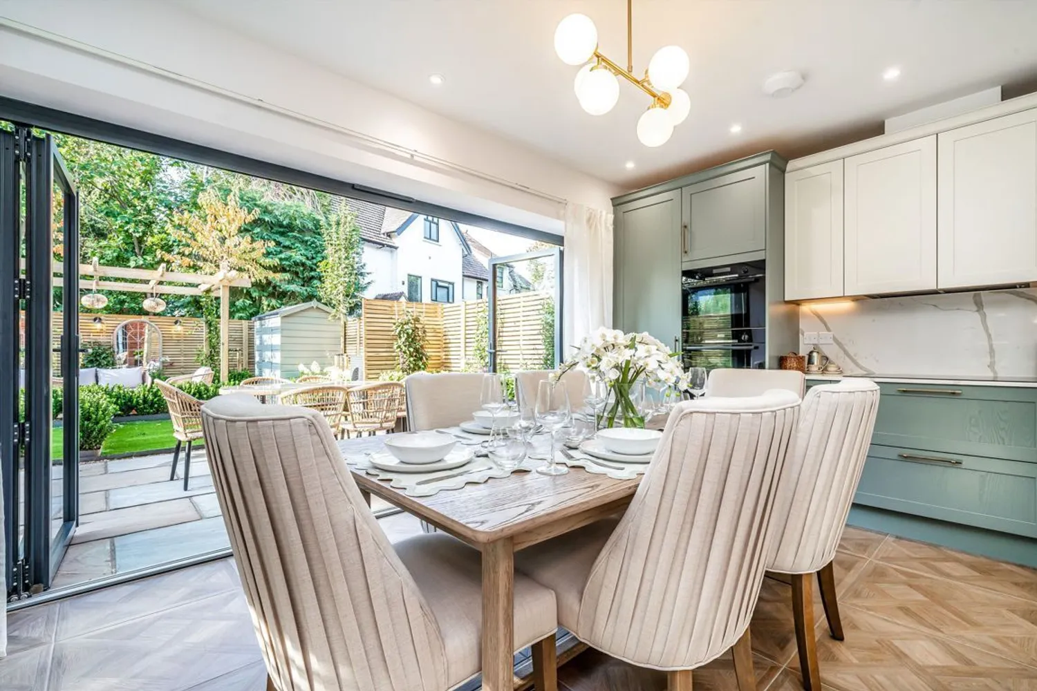 Queens Road, Weybridge, KT13 photo 4