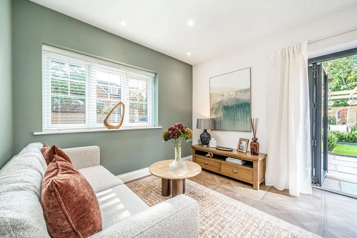 Queens Road, Weybridge, KT13 photo 5