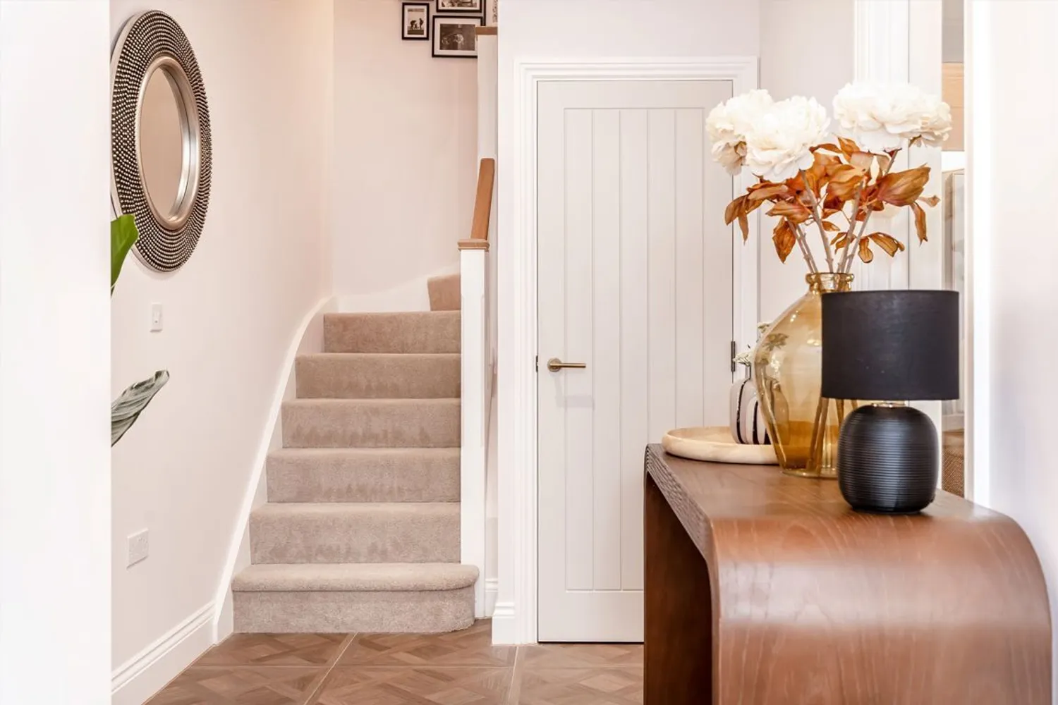 Queens Road, Weybridge, KT13 photo 11