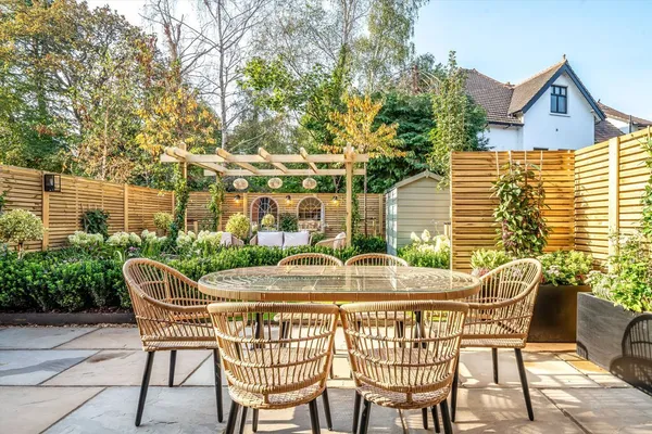 Queens Road, Weybridge, KT13 photo 12