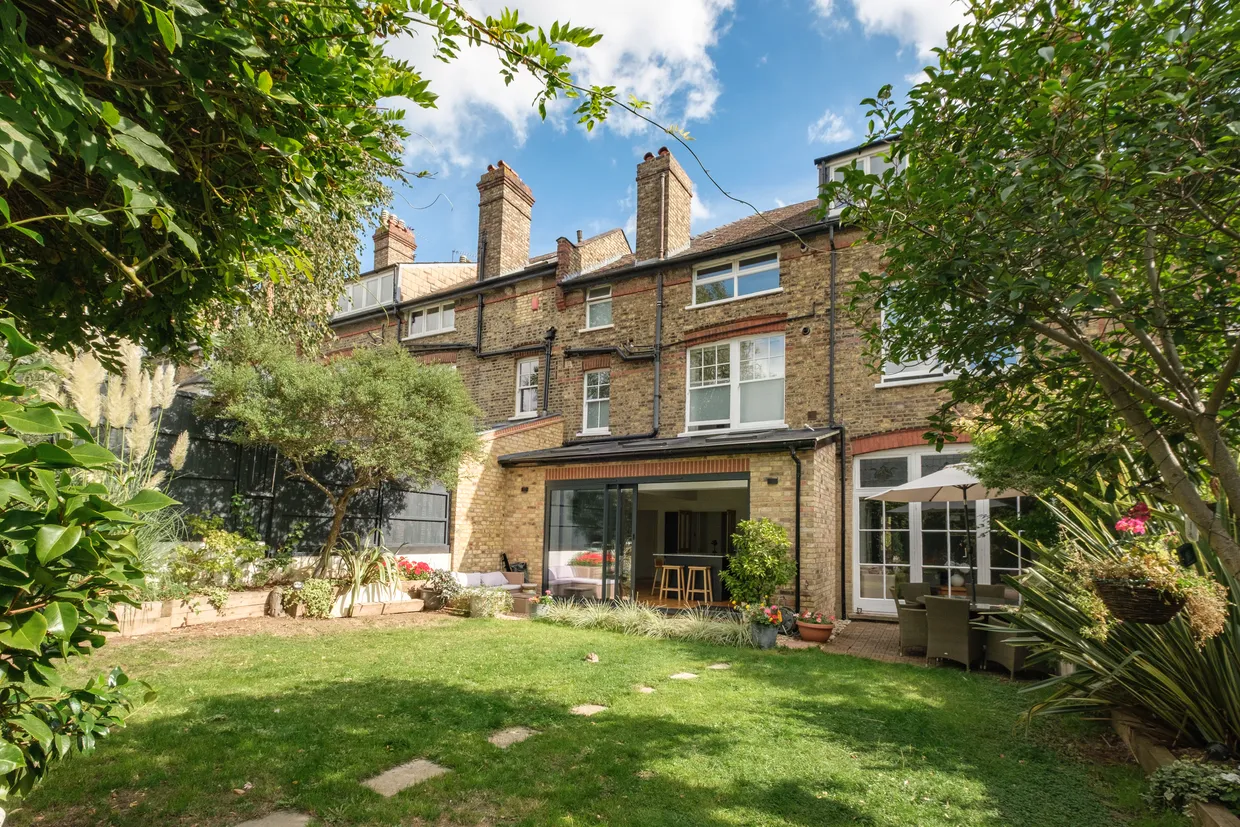 Church Crescent, London, N10 photo 22