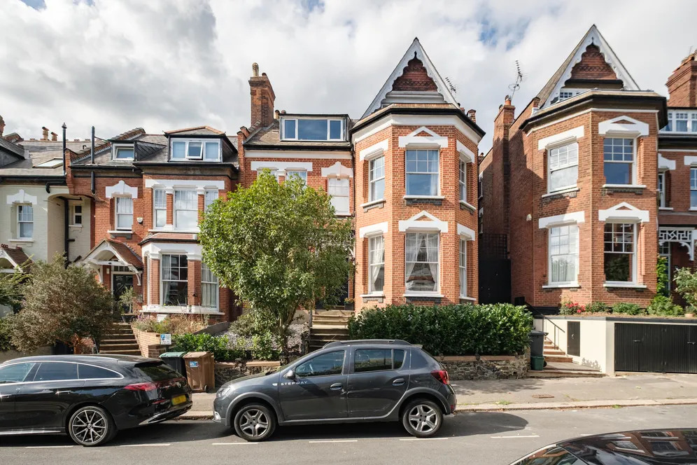Church Crescent, London, N10 photo 25