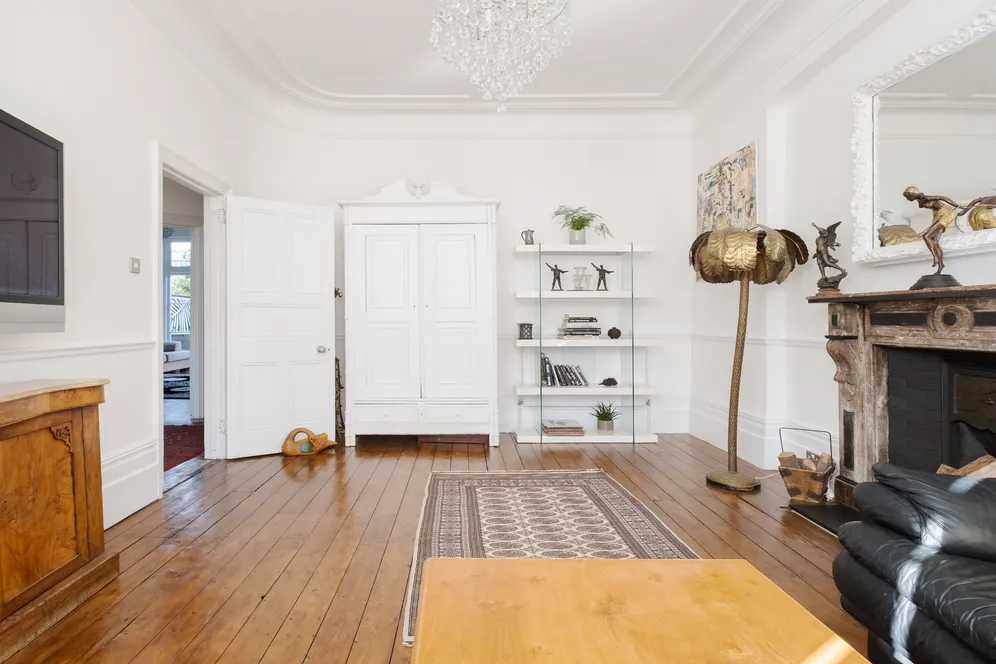 Church Crescent, London, N10 photo 31