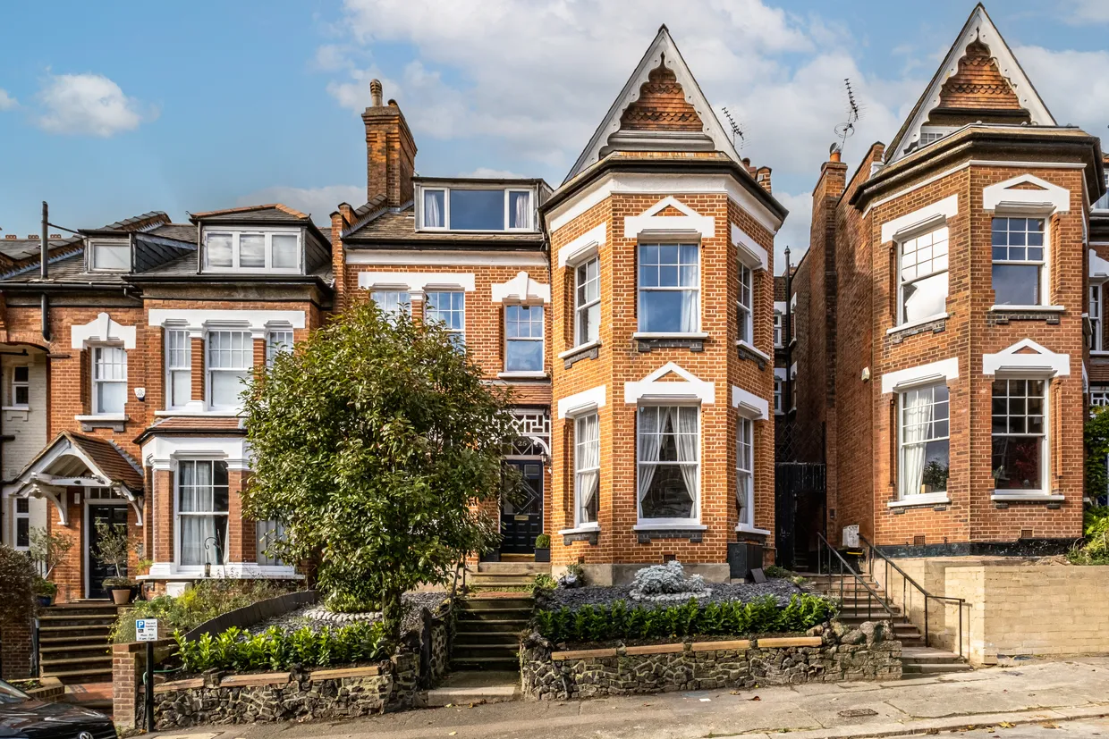 Church Crescent, London, N10 photo 33