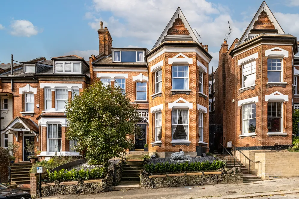 Church Crescent, London, N10 photo 33