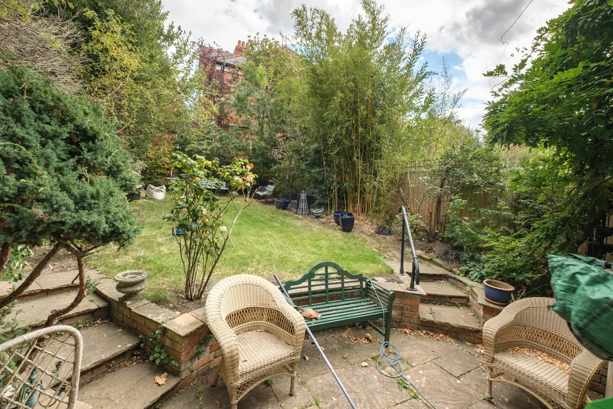 Muswell Hill Road, London, N10 photo 24