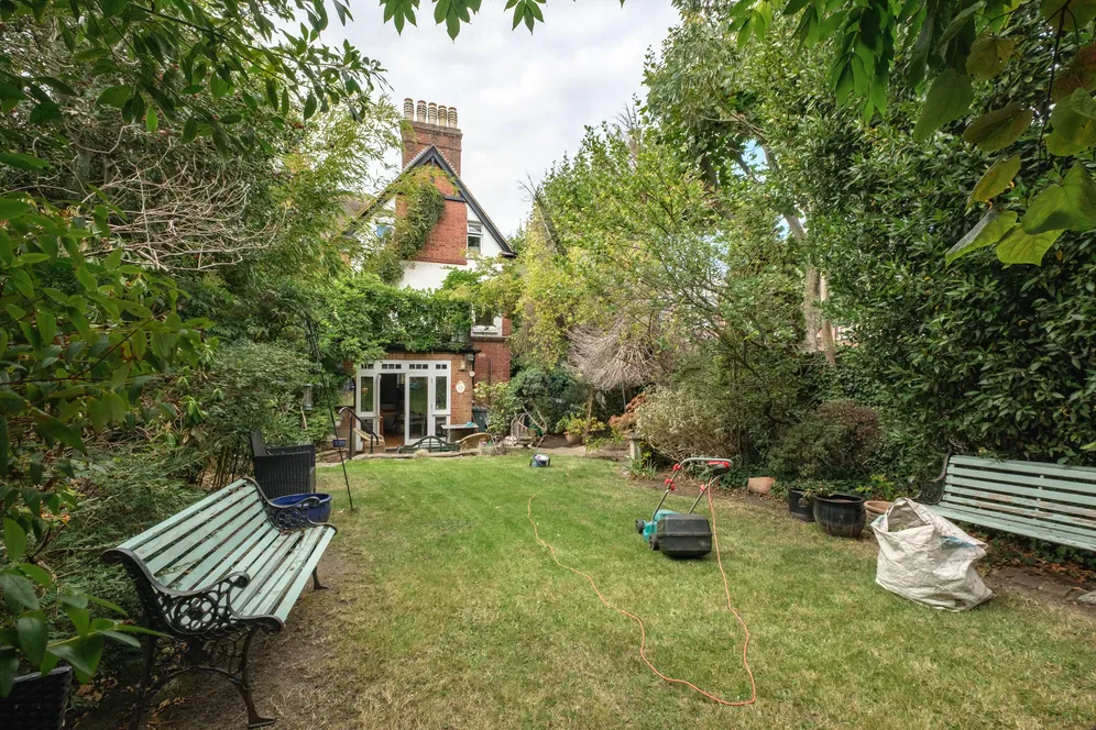 Muswell Hill Road, London, N10 photo 27