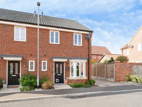 Kestrel Drive, Holtphoto