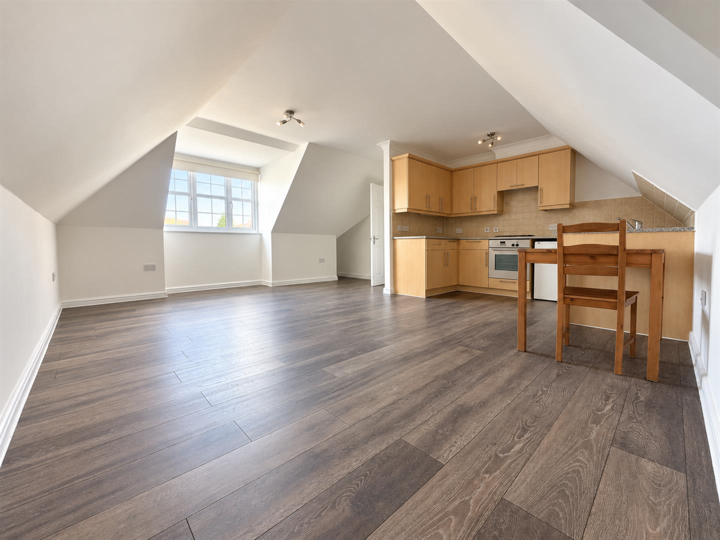 Pannells Court, Hounslow Image 8