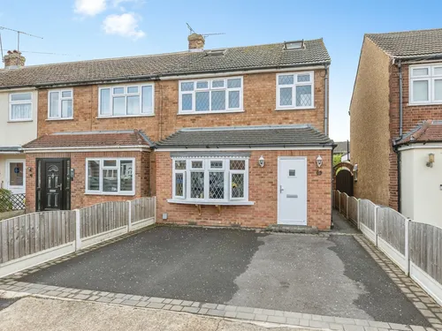 Newtons Close, Rainhamphoto