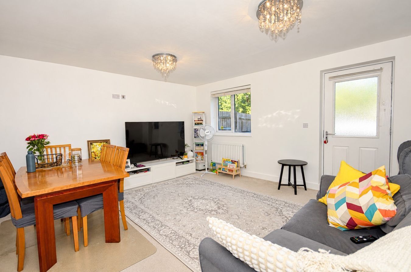 Ophelia Crescent, Cawston, Rugby, CV22