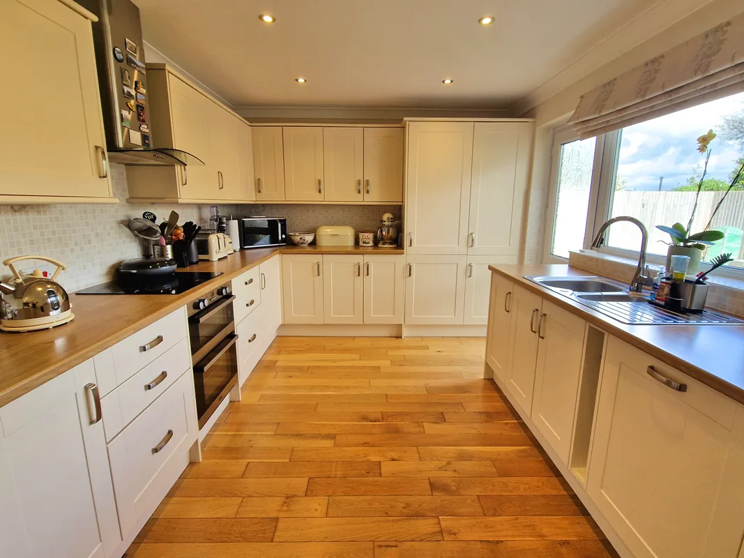 WIDGEON CLOSE, PORTHCAWL, CF36 3QE
