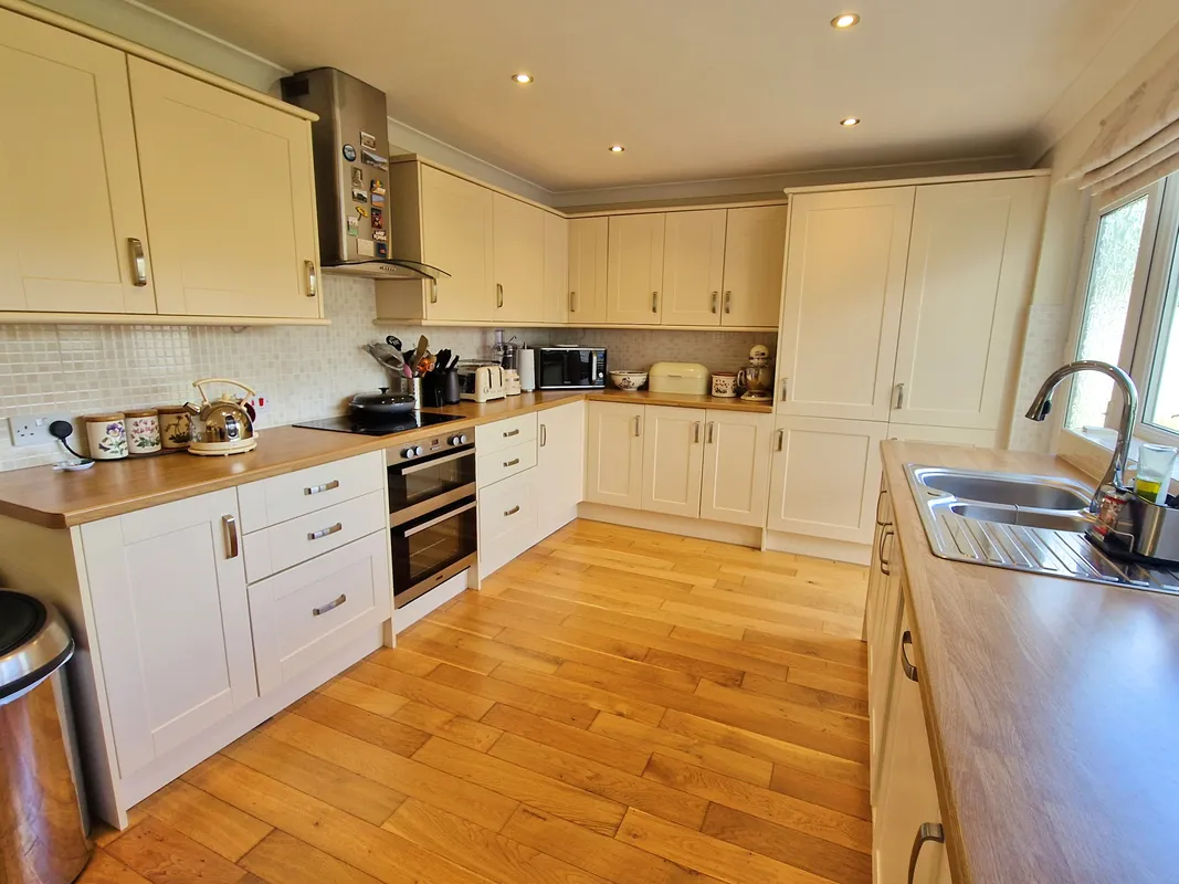 WIDGEON CLOSE, PORTHCAWL, CF36 3QE